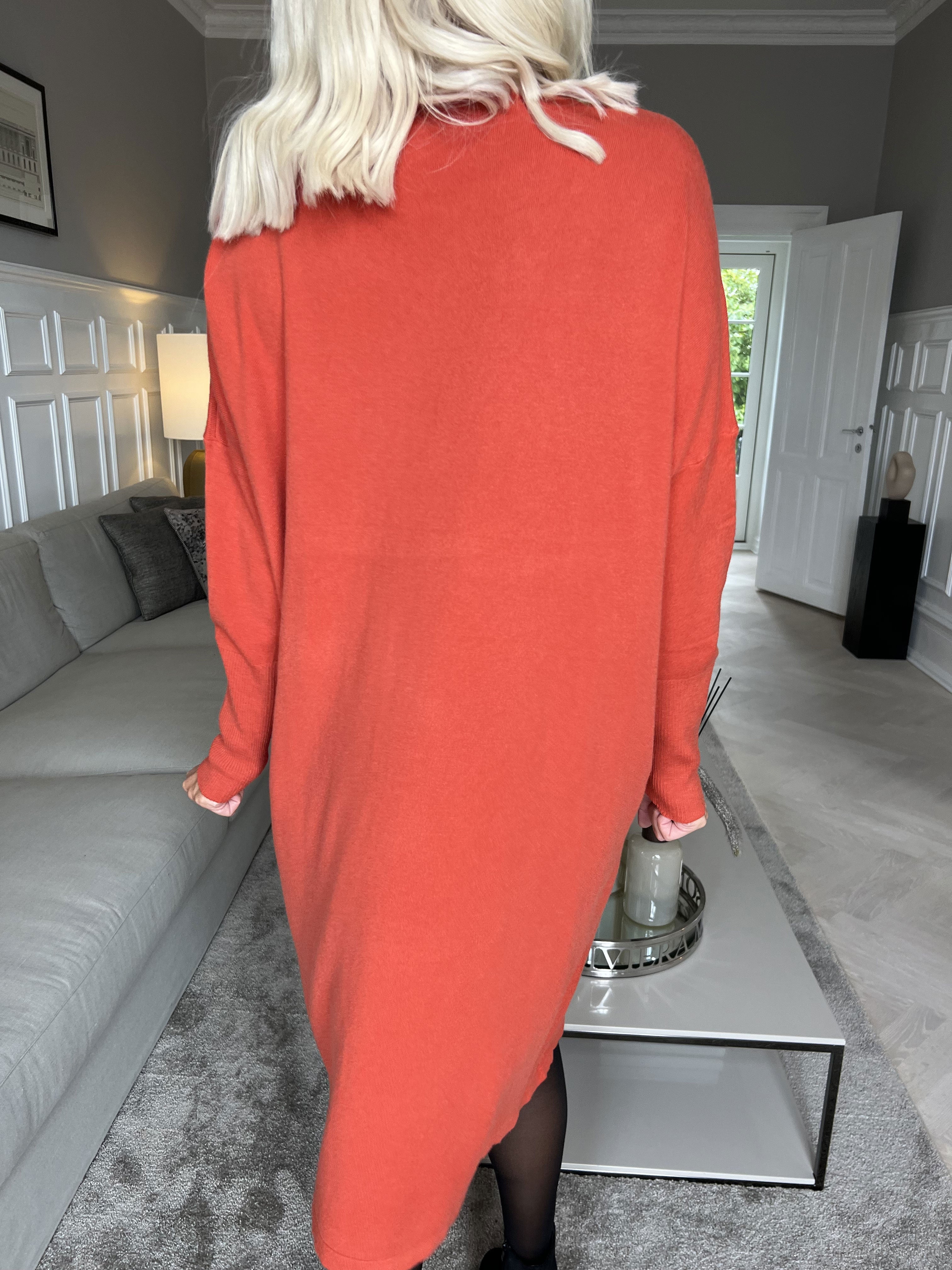 Luna - Blød strikkjole med similisten